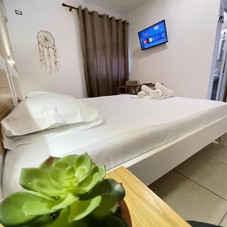 Anel Aparthotel *