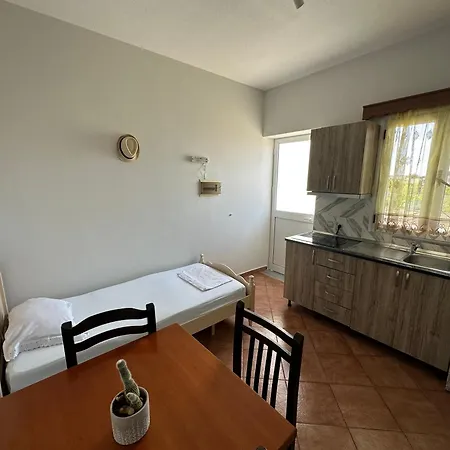 Anel Aparthotel *