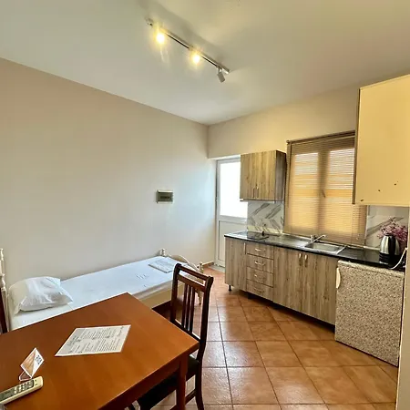 Anel Aparthotel *