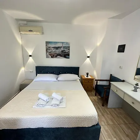 アパートホテル Anel Vlorë