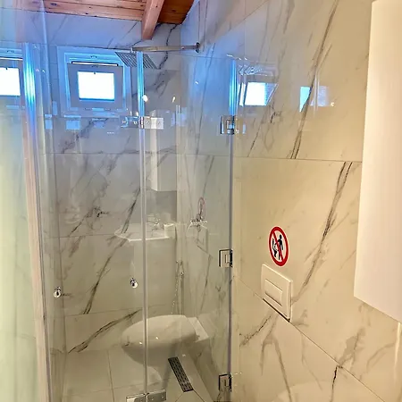 Anel 3* Vlorë
