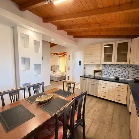 Aparthotel Anel Vlorë